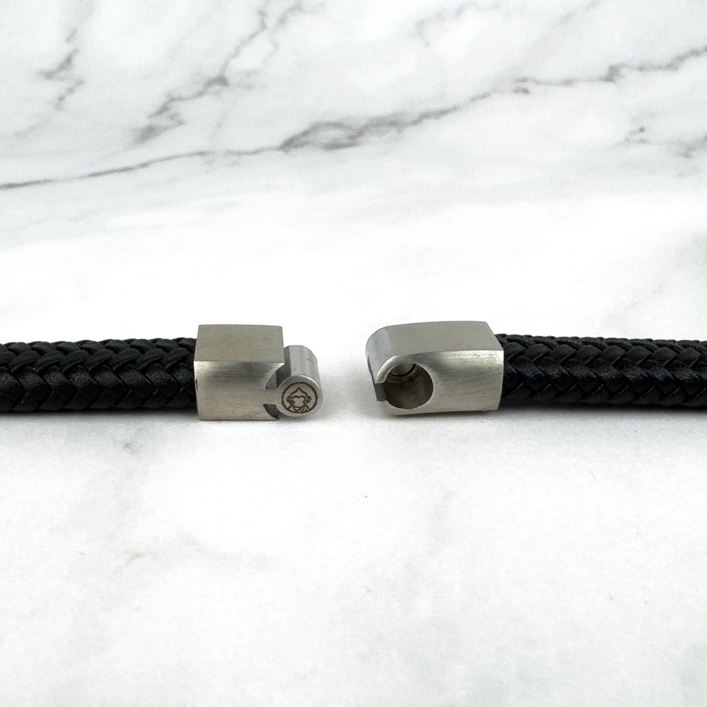 Forge Armband